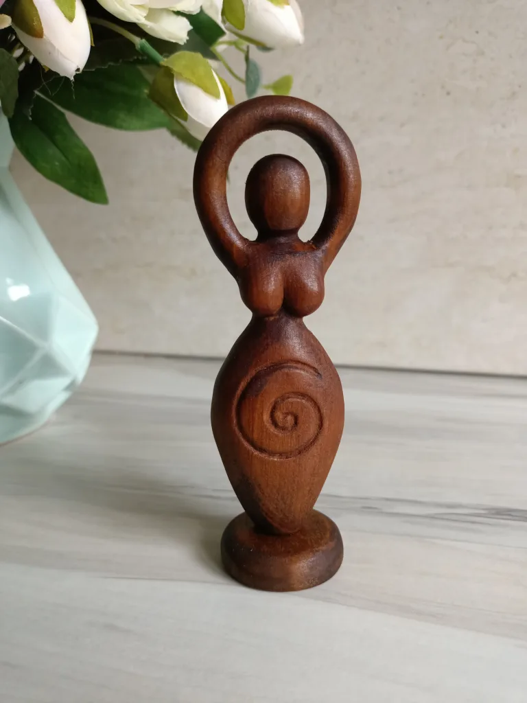 Dark Spiral goddess statue