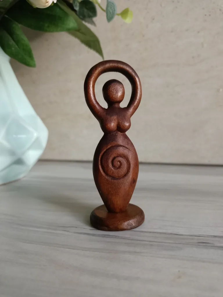 Dark Spiral goddess statue